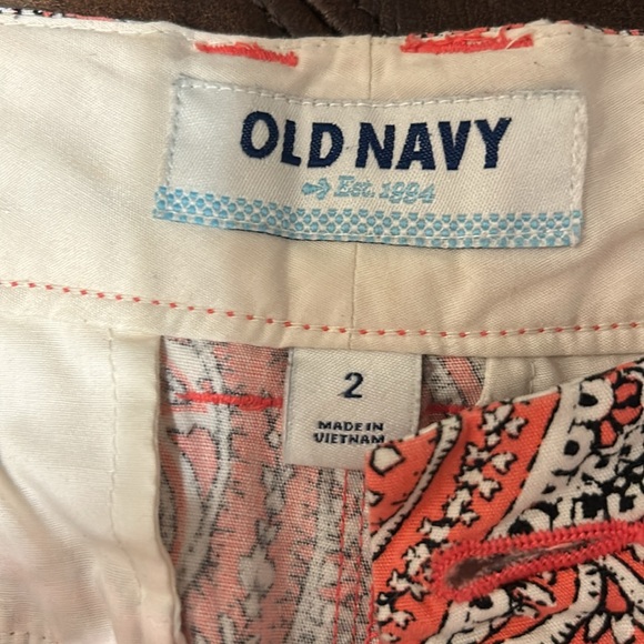 Coral Black and White Paisley Short cotton Shorts, size 2 - Picture 2 of 4